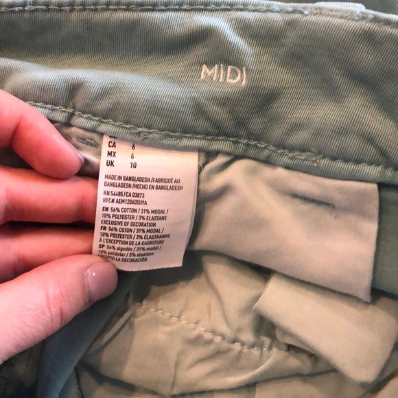 American Eagle Midi Shorts - Teal - Size 6 - Picture 4 of 5